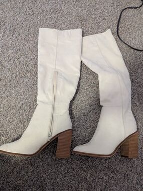 Ccocci White Cream Knee-High Block Heel Boots